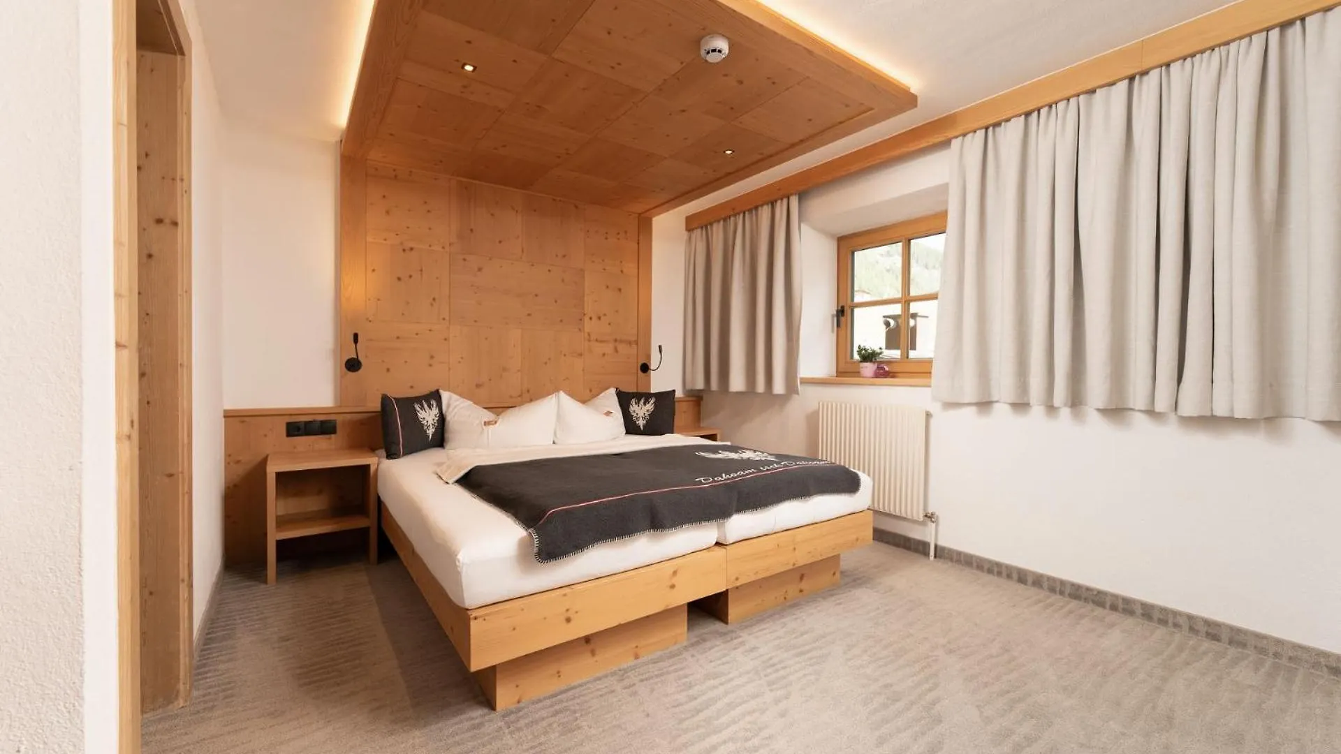 Berghof Soelden - Anno 1588 Apartment 0*, Solden Austria